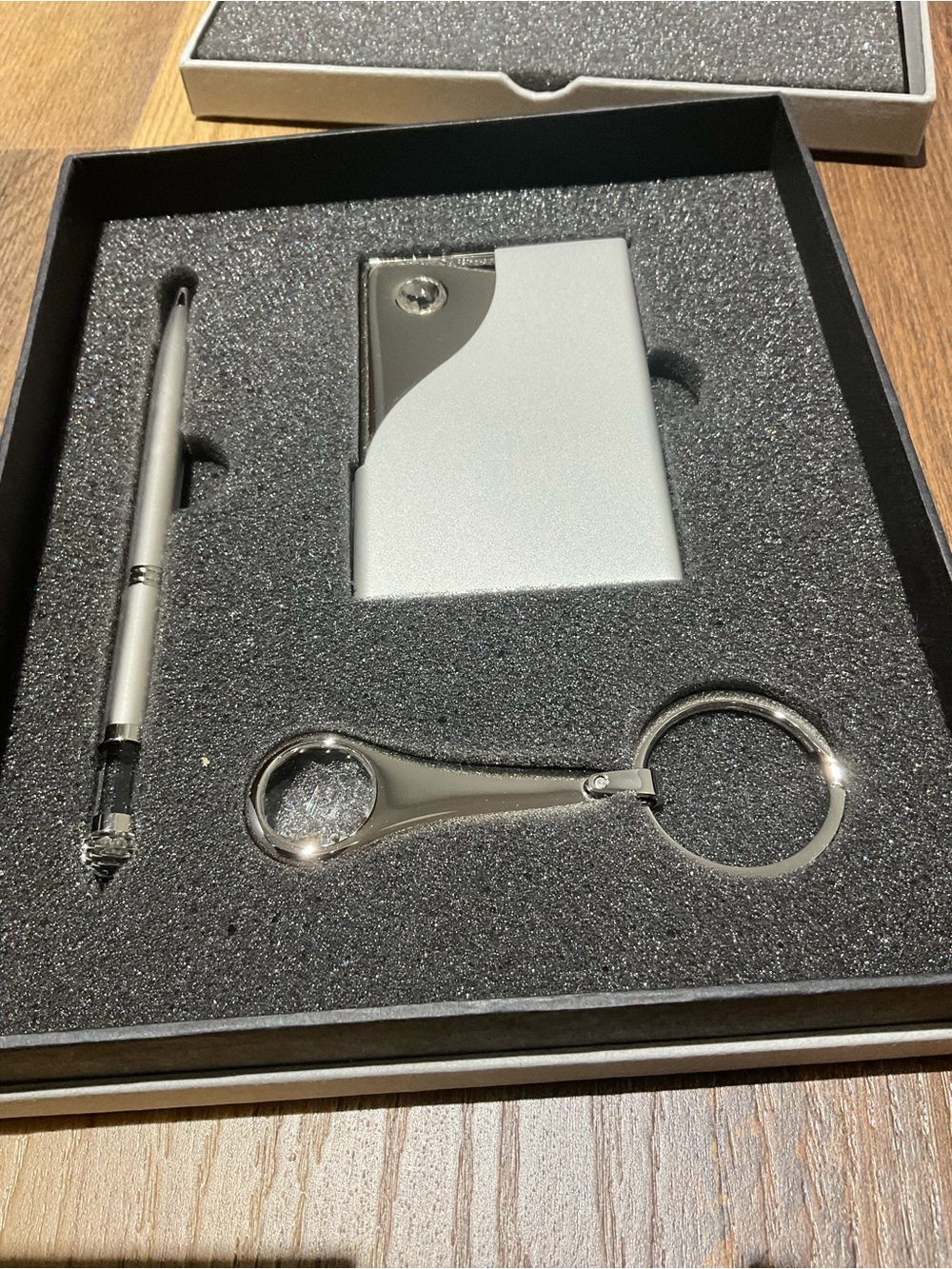 Executive Gift Set – Pen, Keychain & Business Card Holder (New in Box)